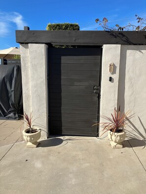 Exterior detail - Beautiful private 2-bedroom ocean view house in soothing MorroBay (Morro Bay)