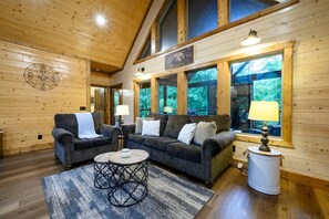 TV, fireplace - The Whiskey Rose Cabin · Sleeps 6: Hot Tub, Fire Pit & King Suites (Broken Bow)