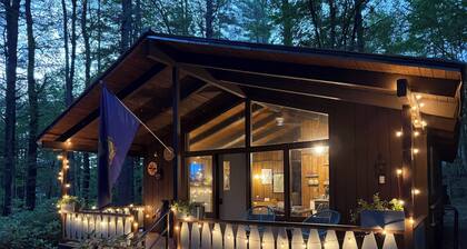 Vermont Cozy Cabin with Fireplace Near Hiking Trails, Stratton, Manchester