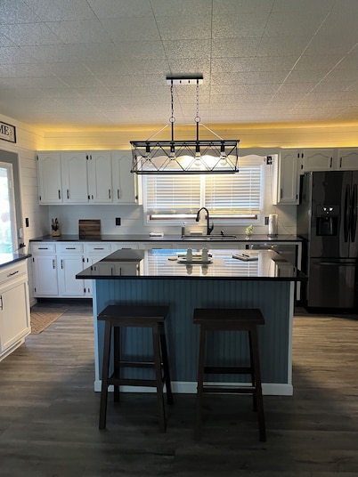 Spacious 3-bedroom house on secluded 44 acres in Elizabethtown. Full amenities!