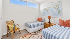 3 habitaciones, tabla de planchar con plancha, wifi y ropa de cama 