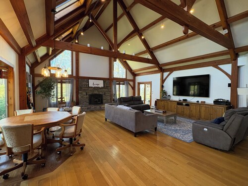Stunning Family Lodge Retreat