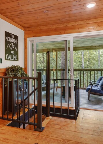 Halls Hollow Hideaway