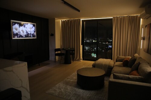  Stay Minutes from  Airport &  MetLife Stadium – Perfect for World Cup Travel