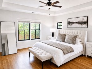 Room -     Stylish Retreat Near Downtown (Atlanta)