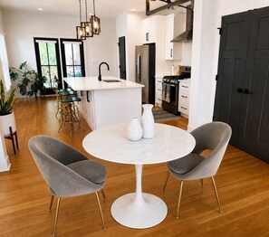 Private kitchen -     Stylish Retreat Near Downtown (Atlanta)