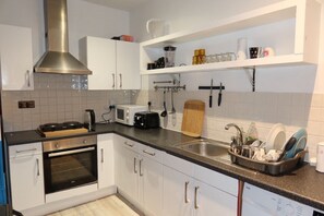Private kitchen - Manchester City Centre 2- Bed Flat Prime Location (Salford)