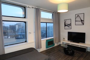 Living area - Manchester City Centre 2- Bed Flat Prime Location (Salford)