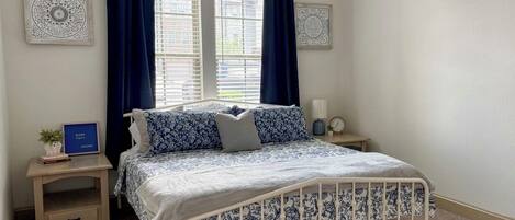 Iron/ironing board, WiFi, bed sheets