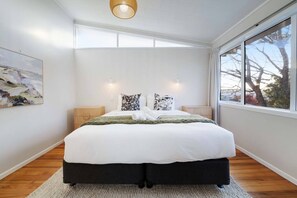 熨斗/熨衫板、Wi-Fi、床單