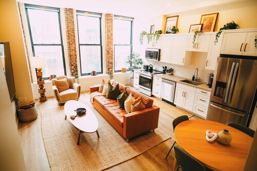 Cozy 19th Century 2BR w High Ceilings in Halifax