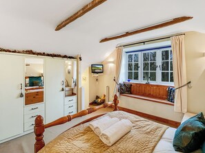 Iron/ironing board, internet, bed sheets - The Coach House, Dulverton (Dulverton)