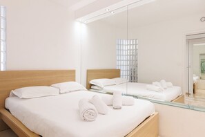 1 bedroom, iron/ironing board, WiFi, bed sheets - Upstays Elegant 1BR Gray d'Albion 2min from Palais (Cannes)