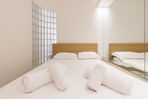 1 habitación, tabla de planchar con plancha, wifi y ropa de cama 