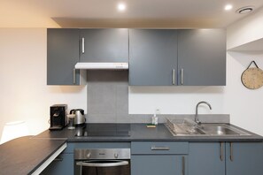Micro-ondes, four, plaque de cuisson, lave-vaisselle