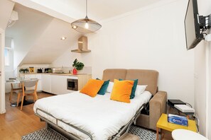 Room - Upstays Carnot Center 22m² Apartment (Cannes)
