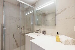 Bathroom - Upstays  Sea View 25m² Studio Moure Rouge (Cannes)