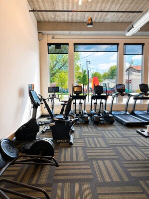 Fitness facility - Bay View Designer 2BR · Best Location with Balcony, Gym, and Terrace · Sleeps 6 (Milwaukee)
