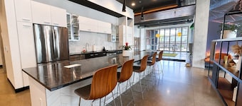 Bay View Designer 2BR · Best Location with Balcony, Gym, and Terrace · Sleeps 6