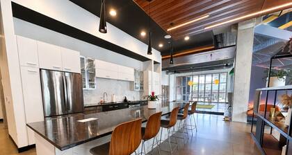 Bay View Designer 2BR · Best Location with Balcony, Gym, and Terrace · Sleeps 6