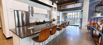 Bay View Designer 1BR · Best Location with Balcony, Gym, and Terrace · Sleeps 4