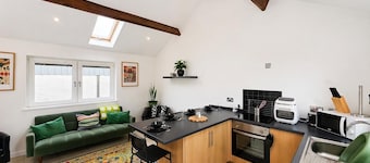 Foxglove - 2 Bed Cottage - Red Forest Retreats