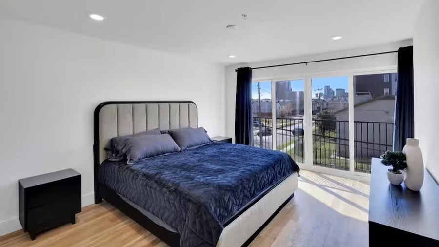 Modern 3BR Townhome Deep Ellum Area
