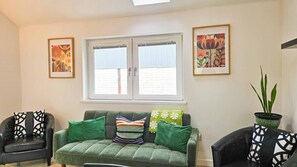 Smart TV - Blue Bell - 2 Bed Cottage -  Red Forest Retreats (Neath)