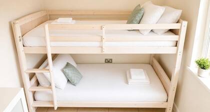 Buttercup - 2 Bed Cottage - Red Forest Retreats