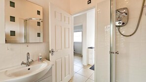 Bathroom - Buttercup - 2 Bed Cottage - Red Forest Retreats (Neath)