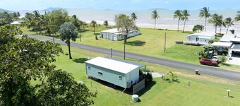 The Beach House - Tully Heads