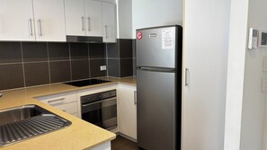 Standard Apartment, Balcony | Private kitchen - Swell Resort Burleigh Heads (Burleigh Heads)