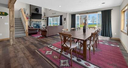 Mille Lacs Lakefront Golf Retreat at Izatys – 2 Townhomes, Sleeps 12