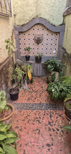A complete and cozy house. Close to the historic center and the shopping mall.