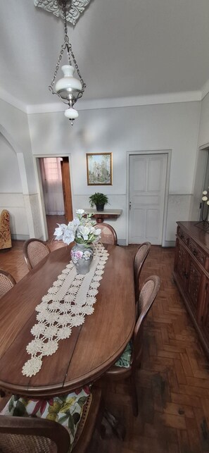 Dining - A complete and cozy house. Close to the historic center and the shopping mall. (São João del Rei)