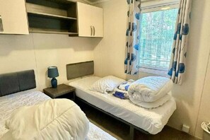 2 bedrooms, free WiFi, bed sheets - Forest Retreat Cabin in Ringwood (Ringwood)