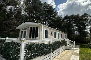 Exterior - Forest Retreat Cabin in Ringwood (Ringwood)