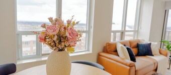 Luxury 2BR Condo • Skyline Views • Balcony • Near Square One