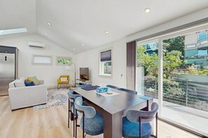 Interior - Light-filled house with private deck, fast downtown access, free street parking (Seattle)