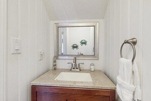 Hair dryer, towels - Stylish Coastal Retreat | Walk to Beach | Family-Friendly Townhome (Myrtle Beach)