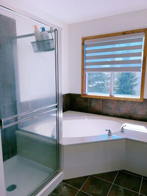Bathroom - Modern 3BR Panorama Home | Garage | Near YYC (Calgary)