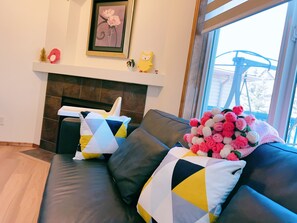 Living area - Modern 3BR Panorama Home | Garage | Near YYC (Calgary)