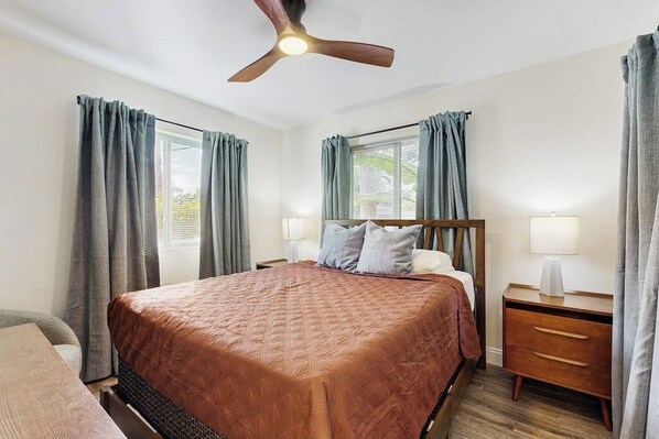 Iron/ironing board, Internet, bed sheets