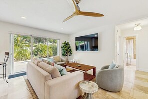 TV - Florida Home with Private Pool, Great Location & Enclosed Yard (Wilton Manors)