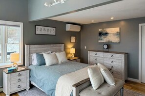 Internet, bed sheets - Stunning home with amazing views, a private pool, serenity & lake access (Meredith)