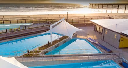 Waves & Wellness |Spa Pool, Sauna + Parking