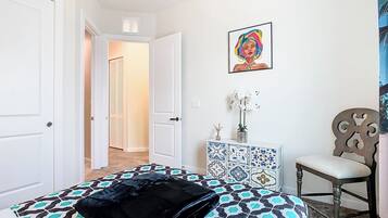 4 bedrooms, iron/ironing board, free WiFi, bed sheets