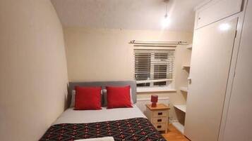1 bedroom, free WiFi, bed sheets