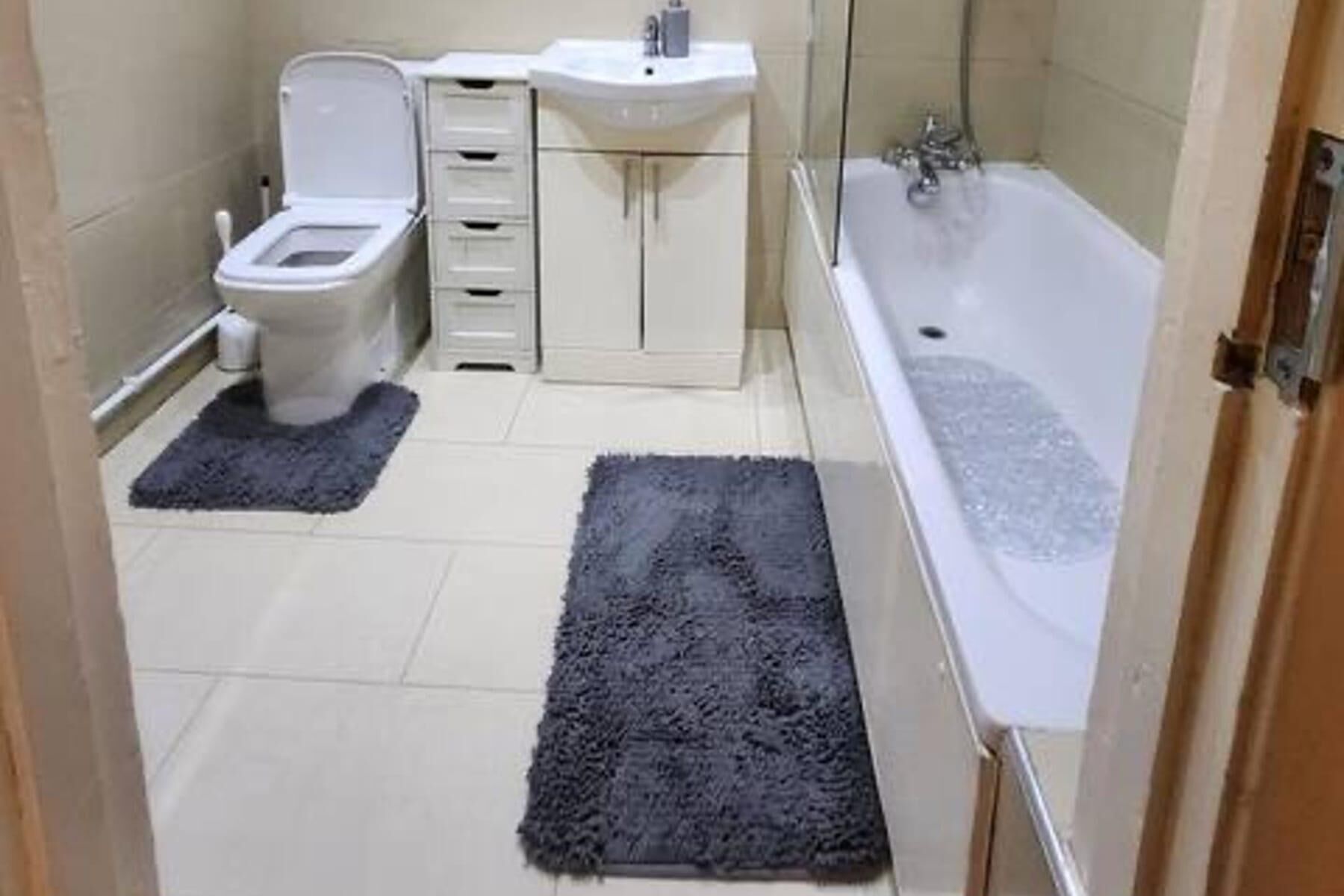 Shower dan handuk