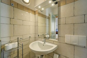Bathroom - Palazzo Gritti Fiordaliso, Morcote, Switzerland (Morcote)